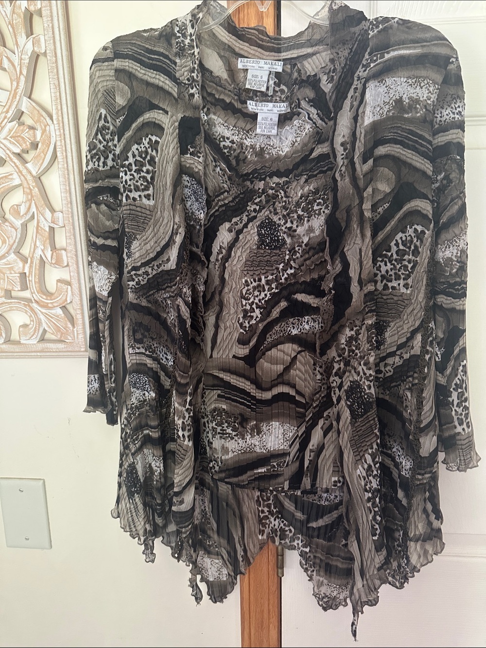 Alberto Makali Black & Gray Abstract Sheer 2pc.Set. 3/4 Sleeves Cardigan &Top .